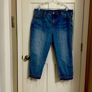 NYDJ light wash denim capri